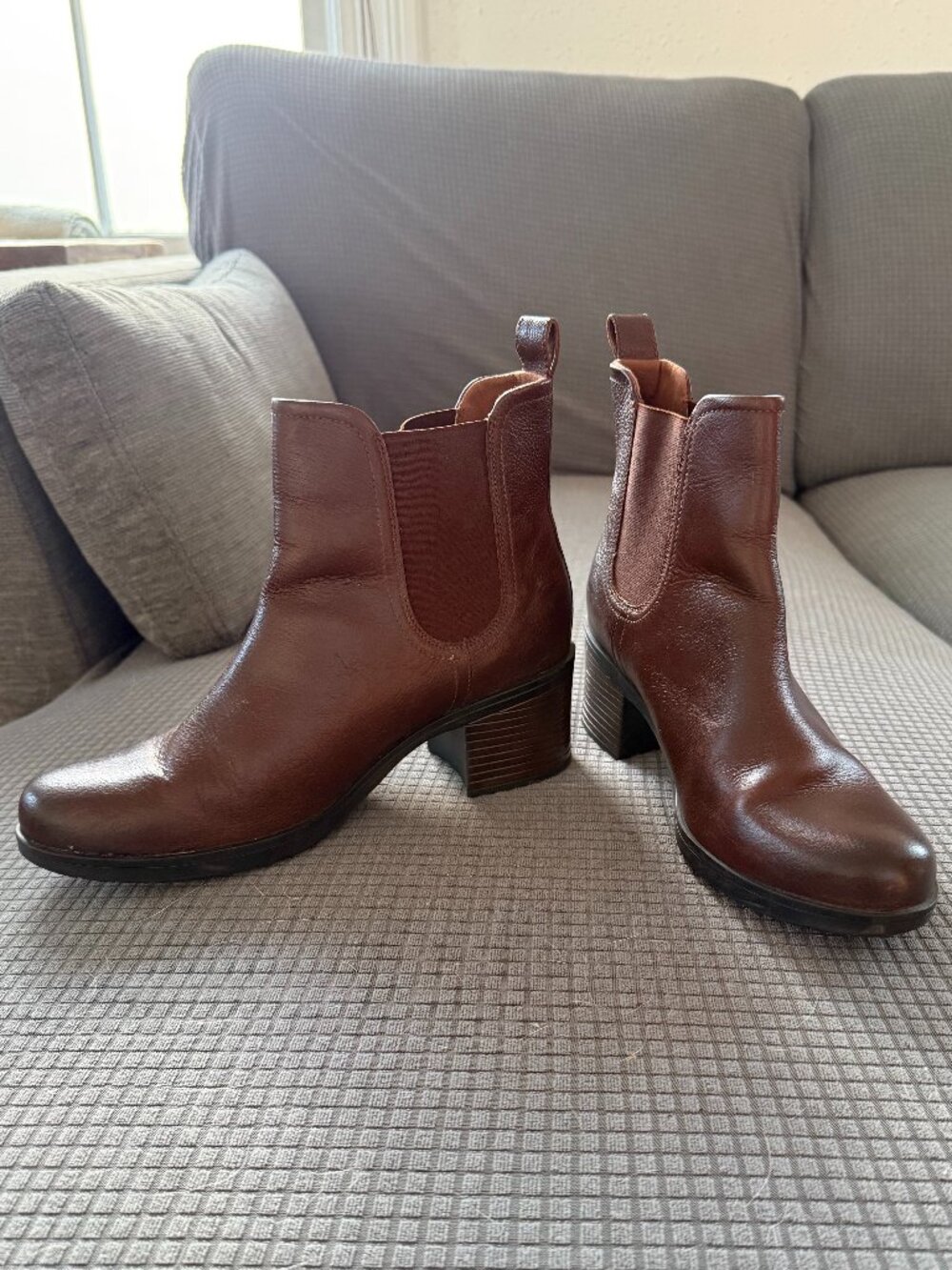 Clarks Women's Hollis Sun Chelsea Boots Mahogany Leather Size 9
